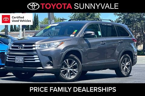 1 image of 2019 Toyota Highlander LE